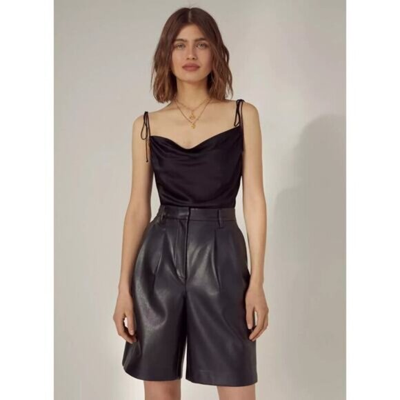 WILFRED Aritzia Limerick High Waisted Vegan Leather Black Short Sz 00 Sage Frost - Picture 7 of 8